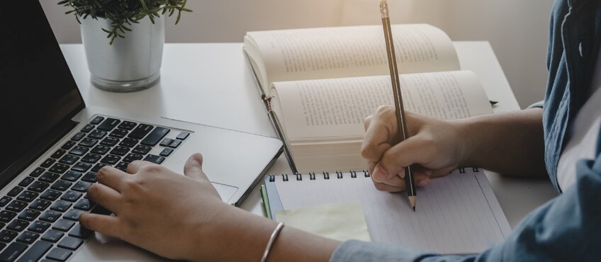 How to Edit and Proofread Your Thesis: A Complete Guide